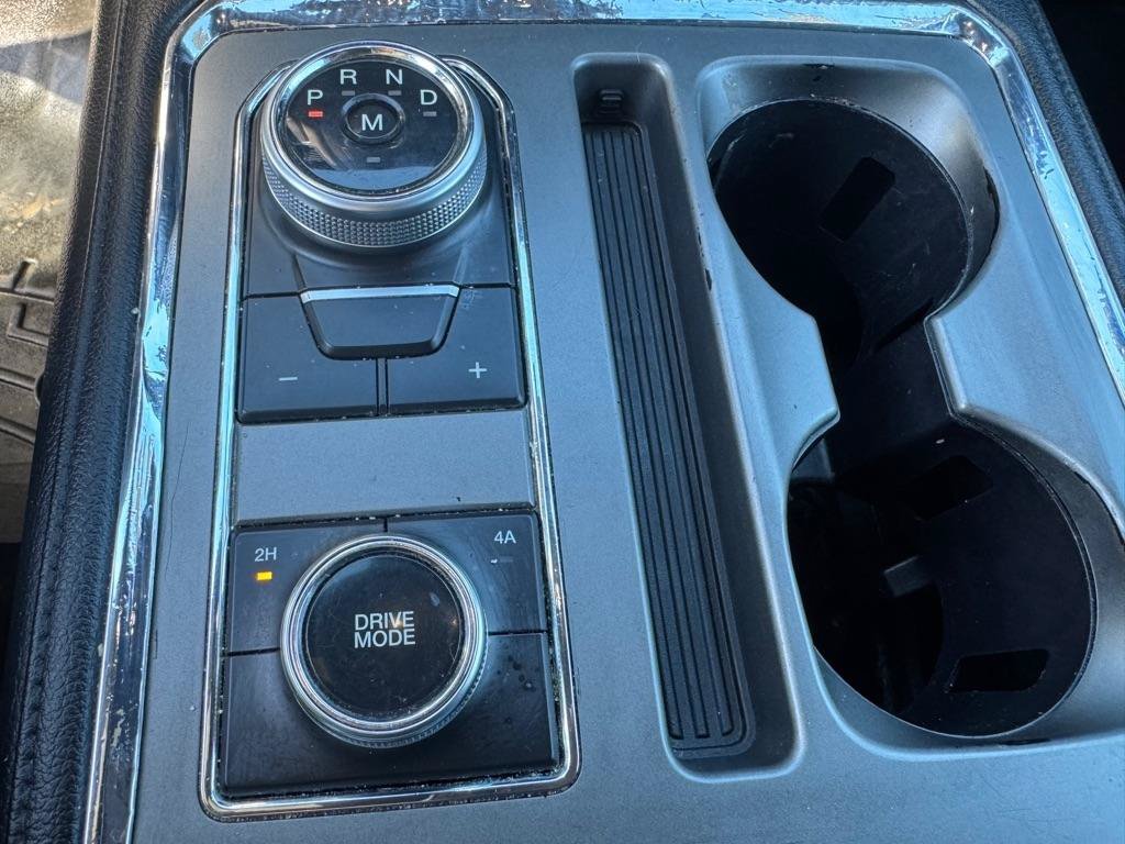 Used 2019 Ford Expedition XLT w/ Equipment Group 202A AWD/4WD image 27