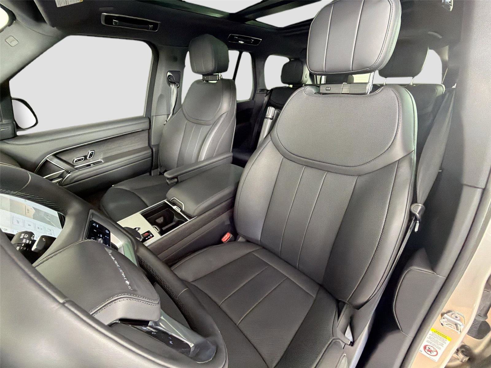 Certified 2025 Land Rover Range Rover SE AWD/4WD image 20