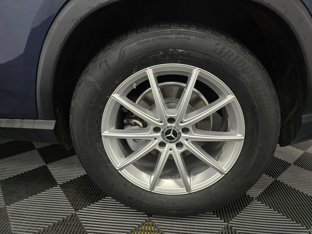 Used 2024 Mercedes-Benz GLE 350 GLE 350 w/ 3rd Row Seat Package image 21