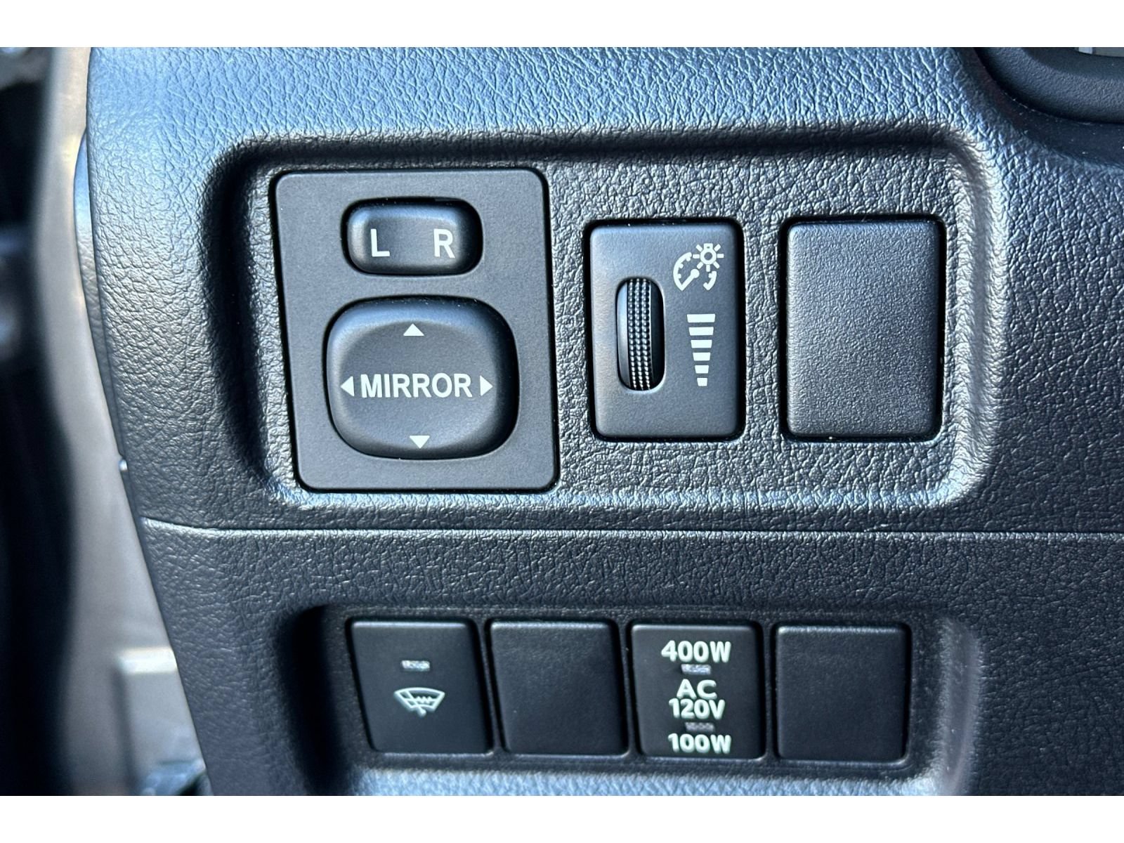 Used 2018 Toyota 4Runner SR5 Premium AWD/4WD image 30