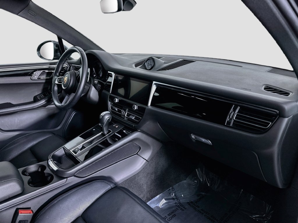 Certified 2023 Porsche Macan S AWD/4WD image 31