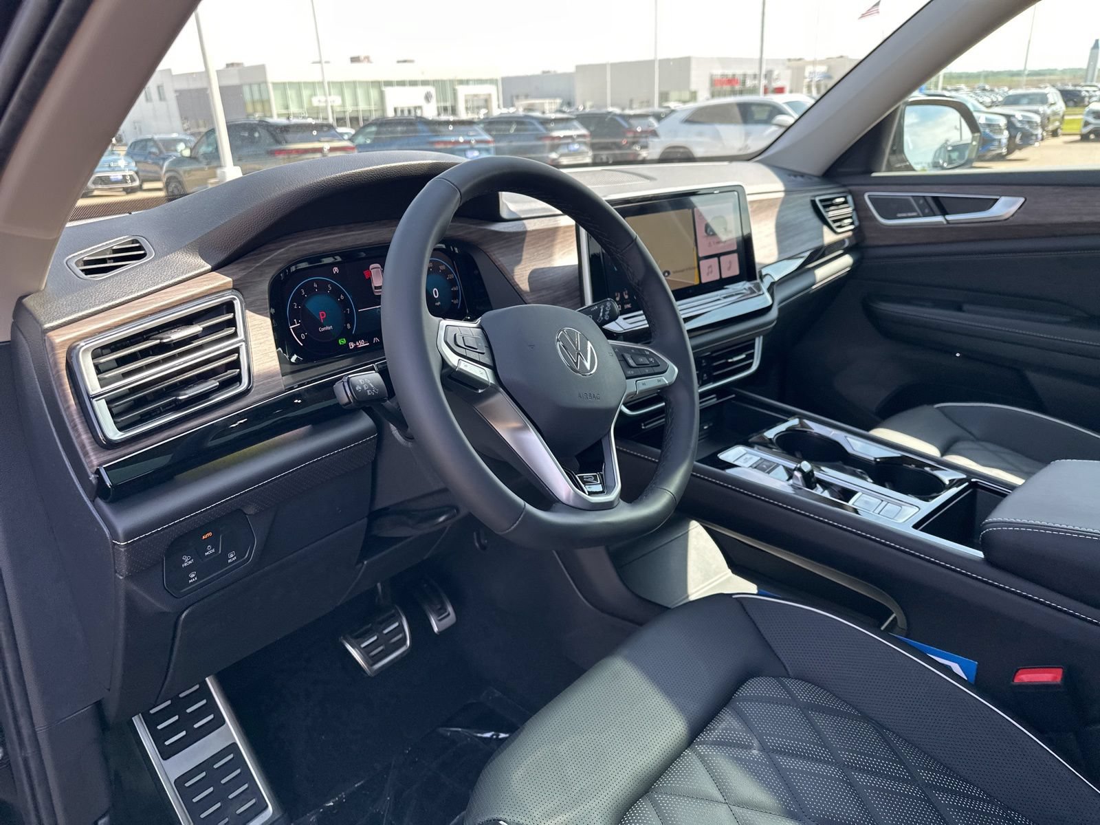 New 2026 Volkswagen Atlas SEL Premium R-Line AWD/4WD image 13