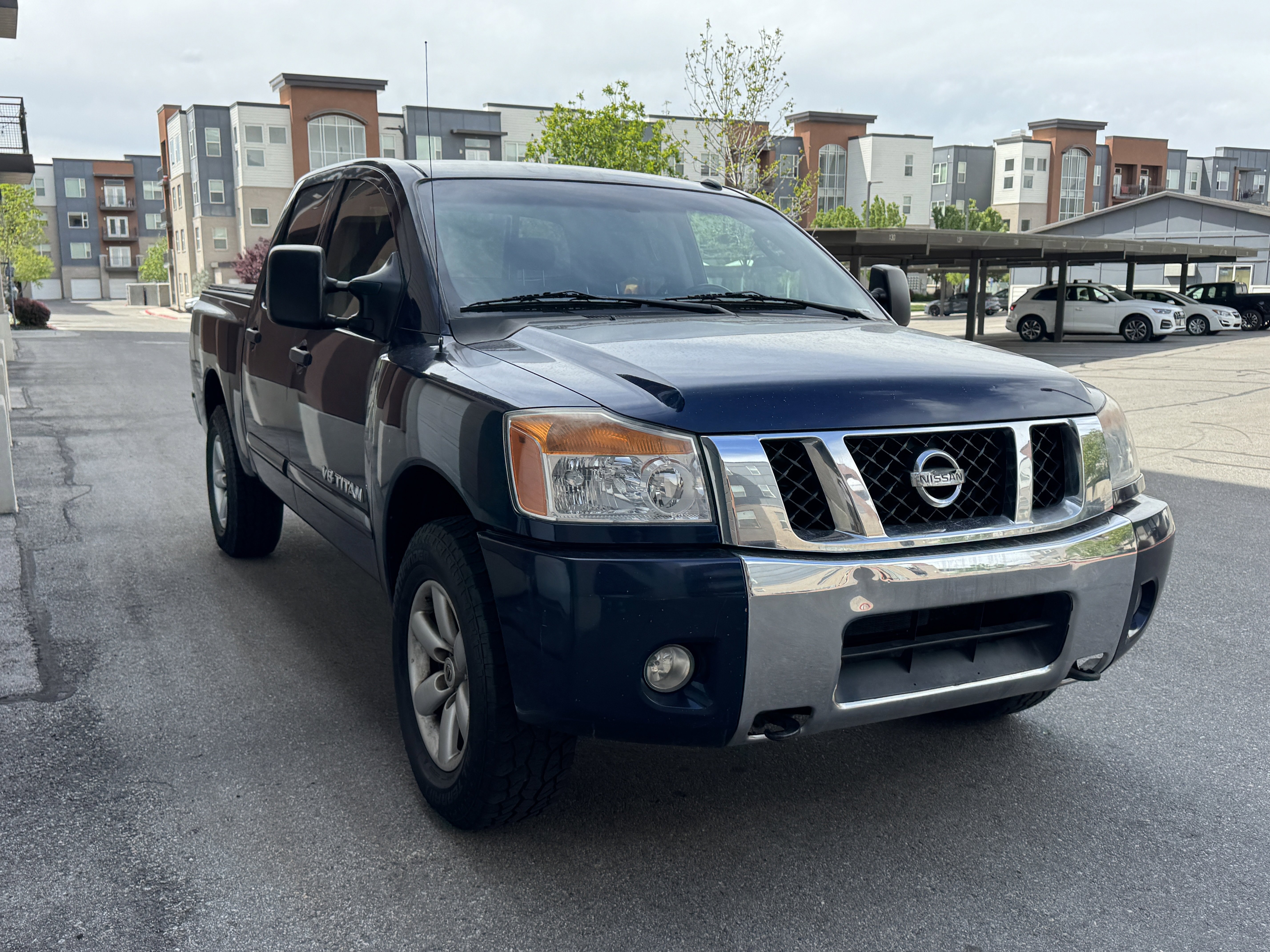 Used 2010 Nissan Titan SE w/ SE Value Truck Pkg AWD/4WD image 8