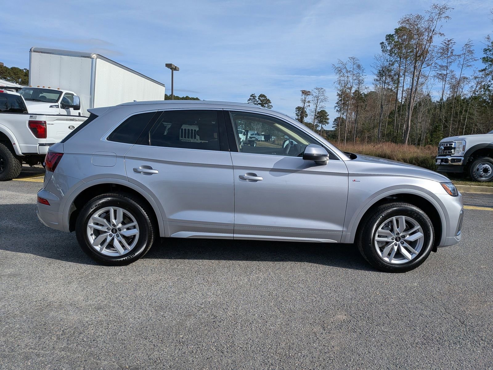 Used 2024 Audi Q5 2.0T Premium image 3