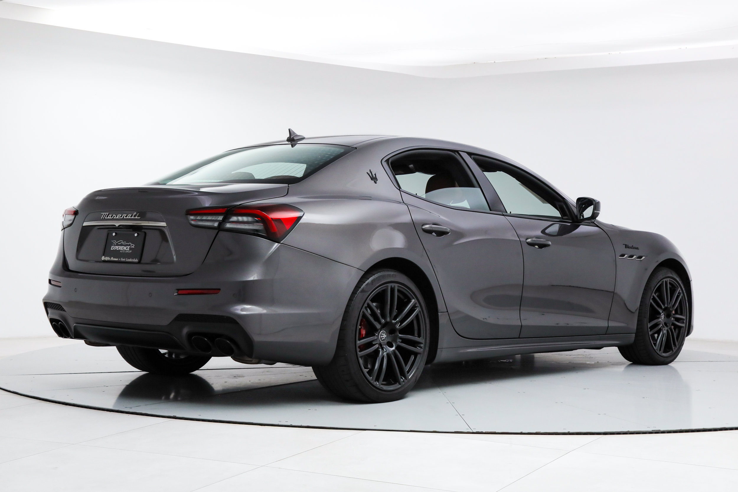 Certified 2023 Maserati Ghibli Modena RWD image 5