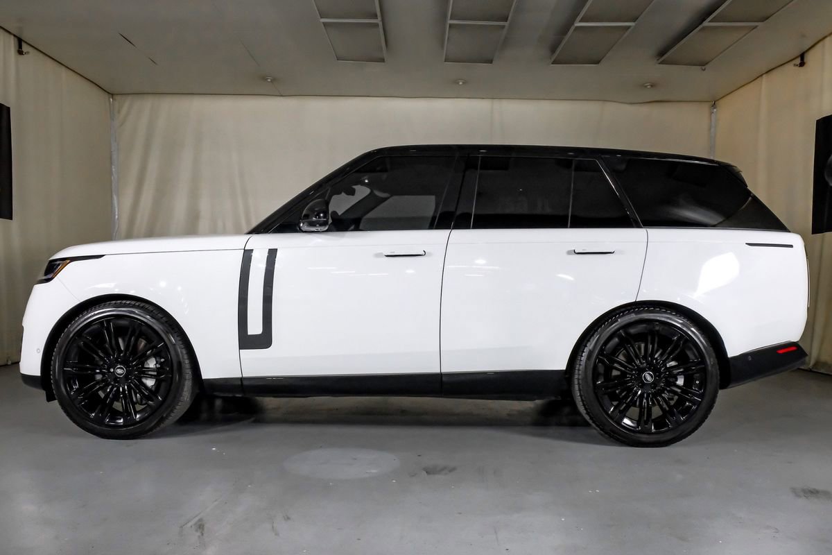 Used 2024 Land Rover Range Rover SE image 11