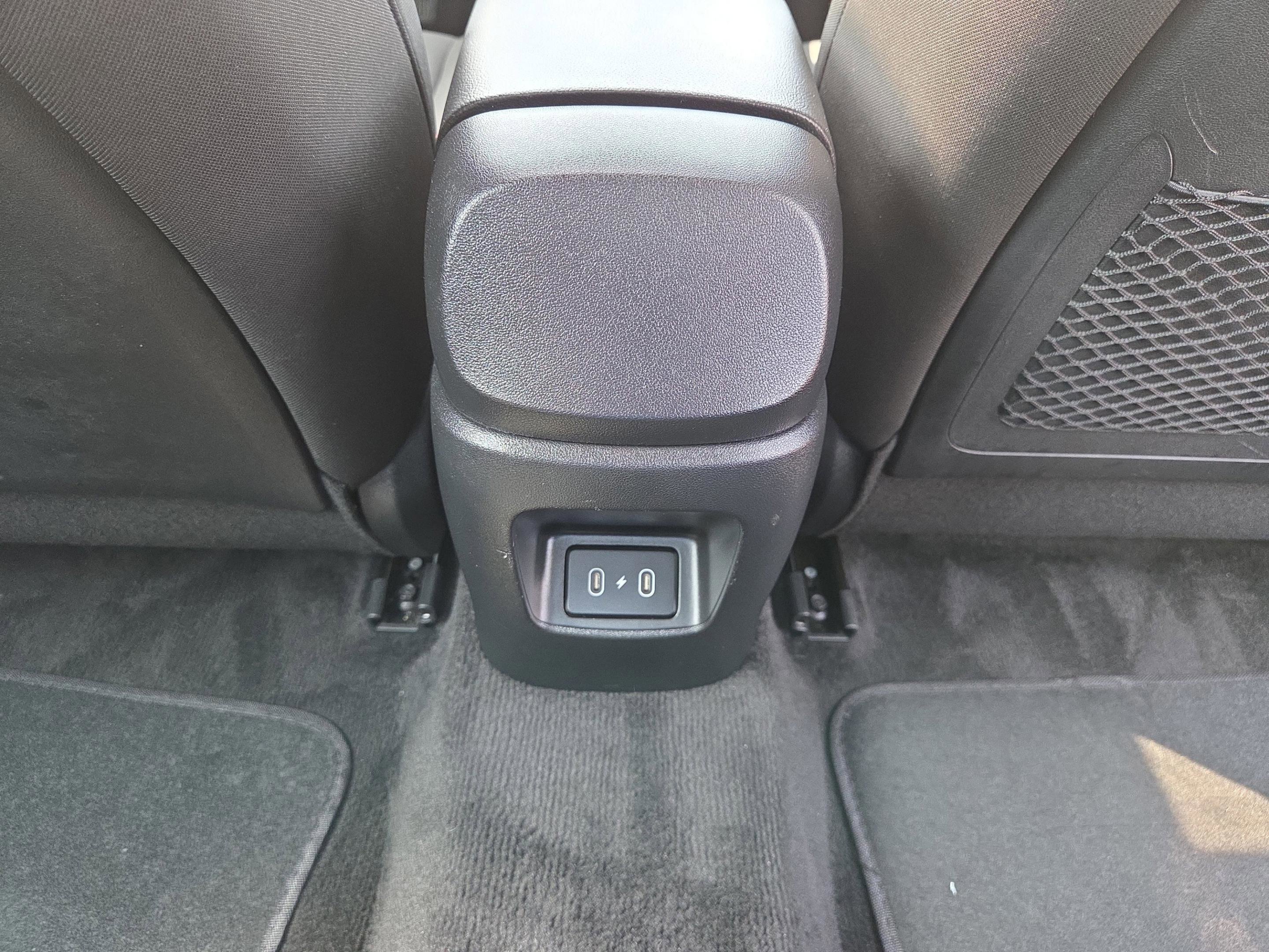 Used 2025 Hyundai Elantra SEL image 34