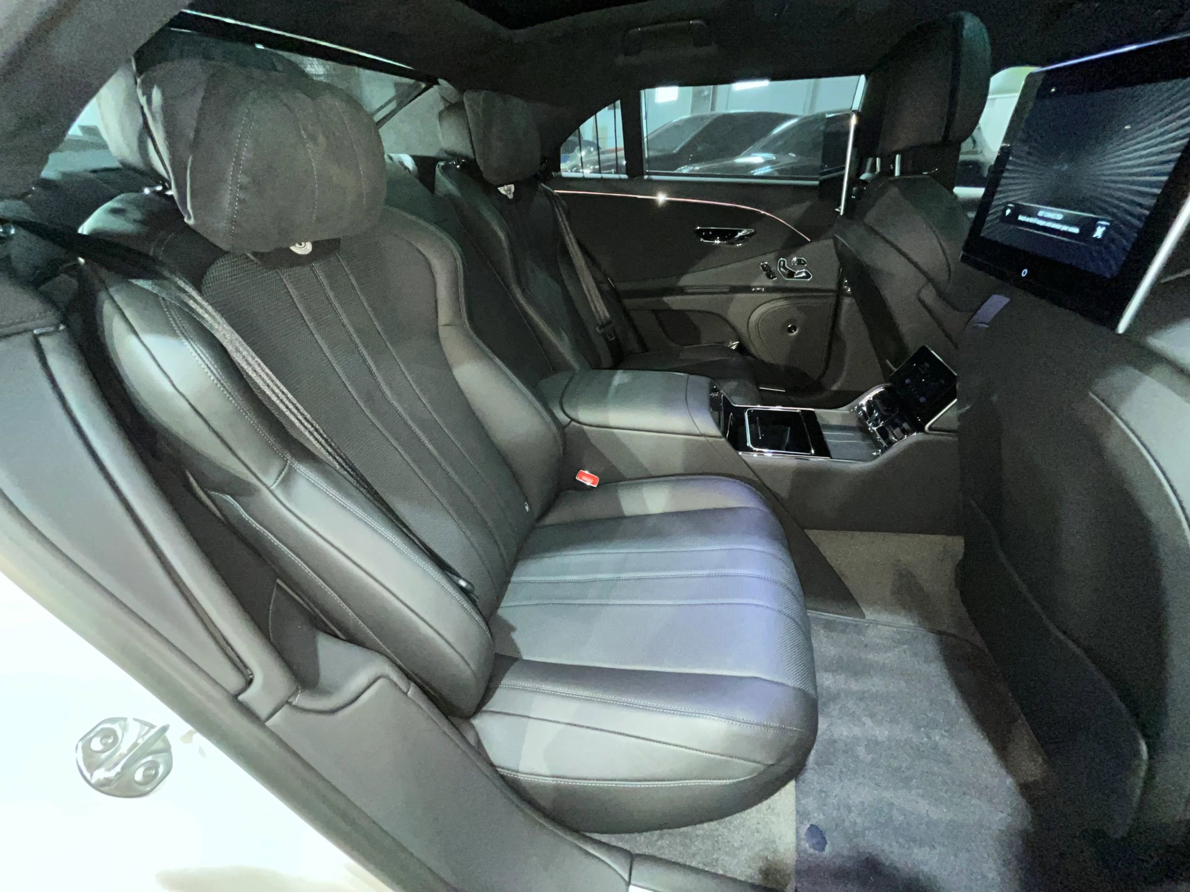 Used 2023 Bentley Flying Spur V8 AWD/4WD image 25