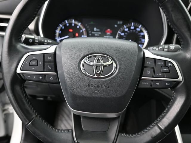 Certified 2023 Toyota Highlander XLE image 28