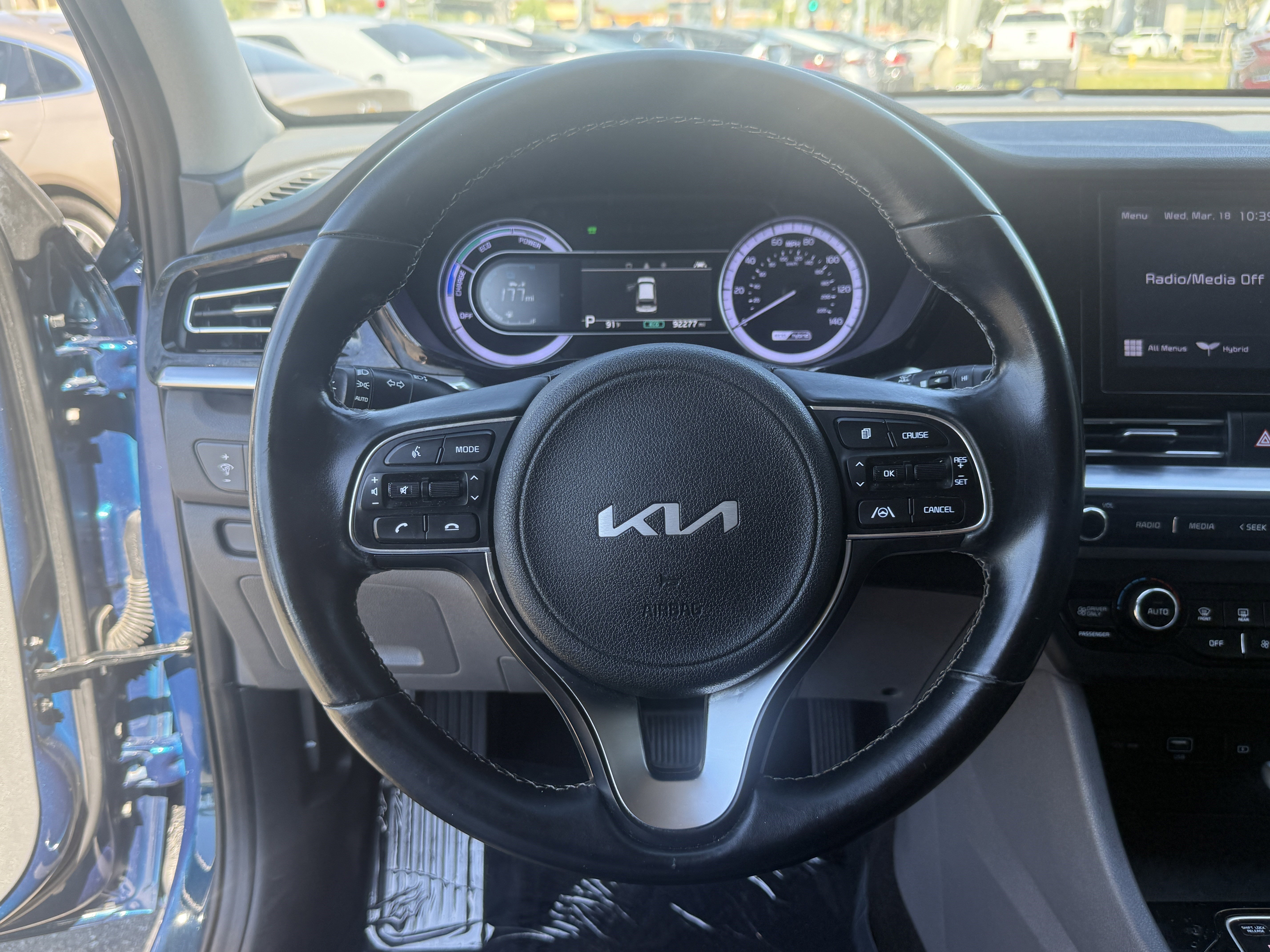 Used 2022 Kia Niro LXS image 17