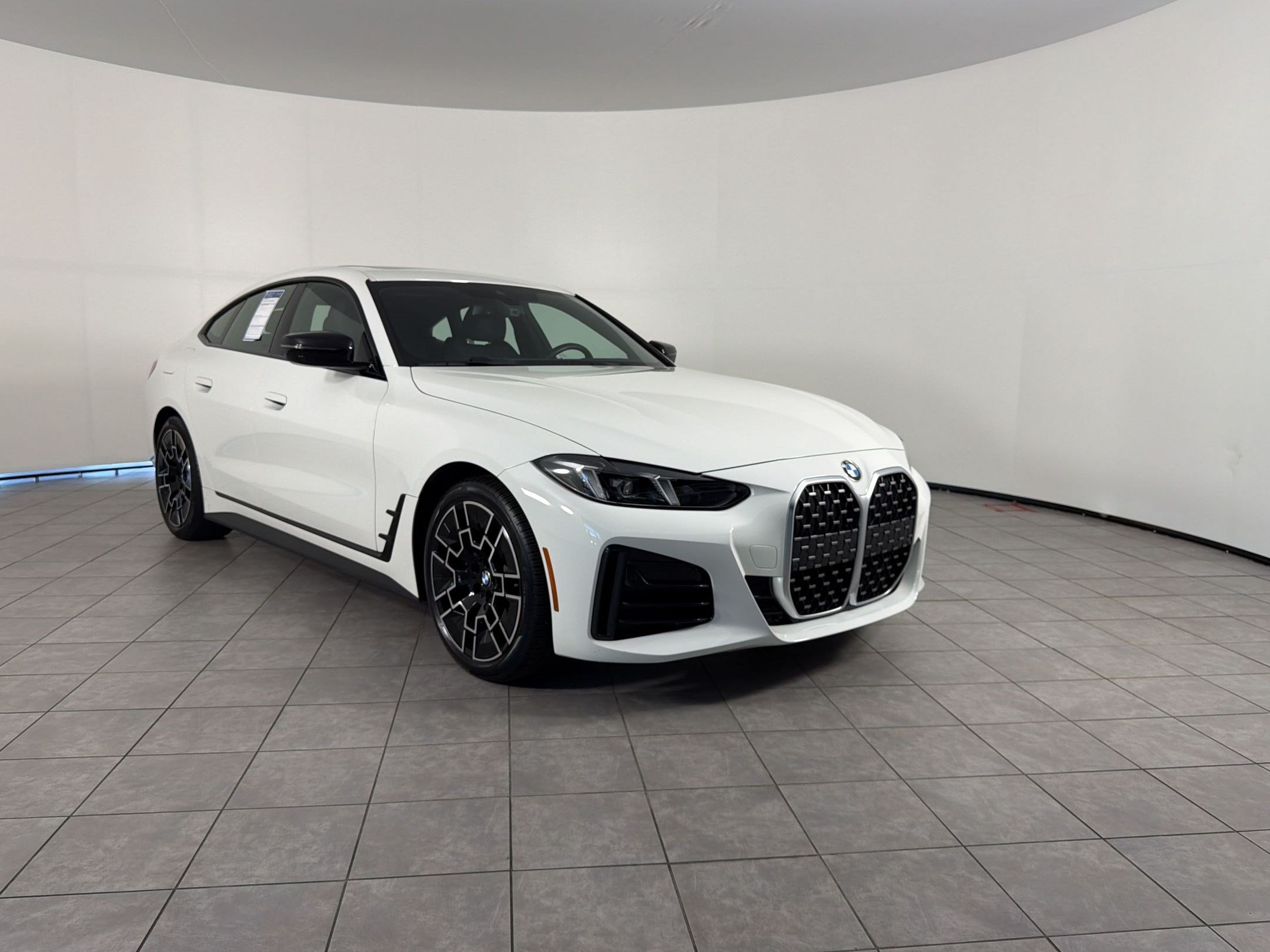 Certified 2025 BMW 430i xDrive w/ M Sport Package AWD/4WD image 7