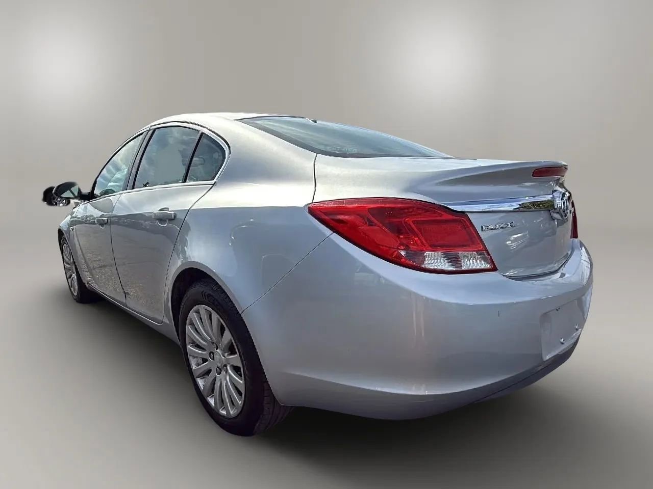 Used 2011 Buick Regal CXL image 3