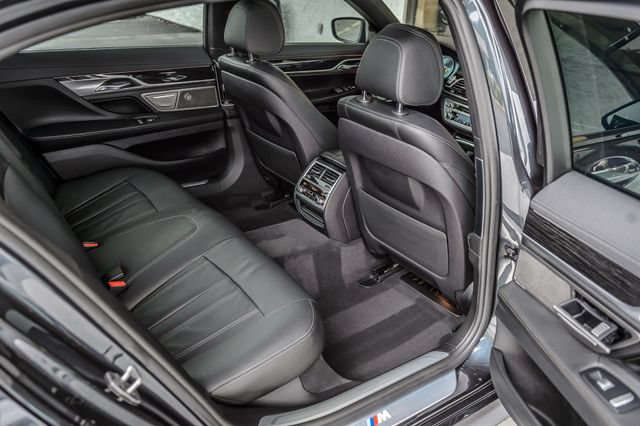 Used 2019 BMW 740i w/ M Sport Package RWD image 45
