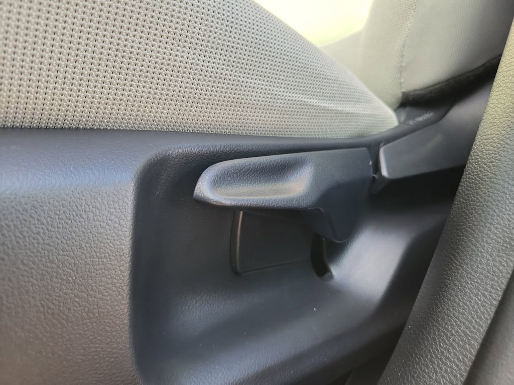 Used 2025 Toyota Corolla Cross L FWD image 16