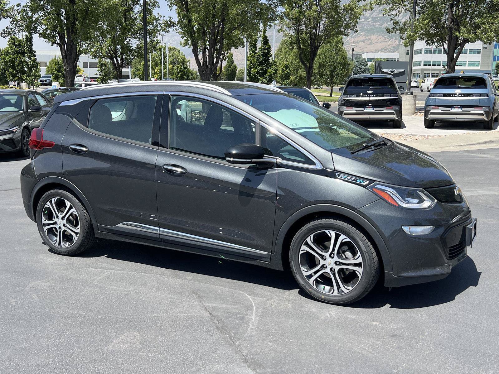 Used 2018 Chevrolet Bolt Premier w/ Driver Confidence II Package FWD image 5