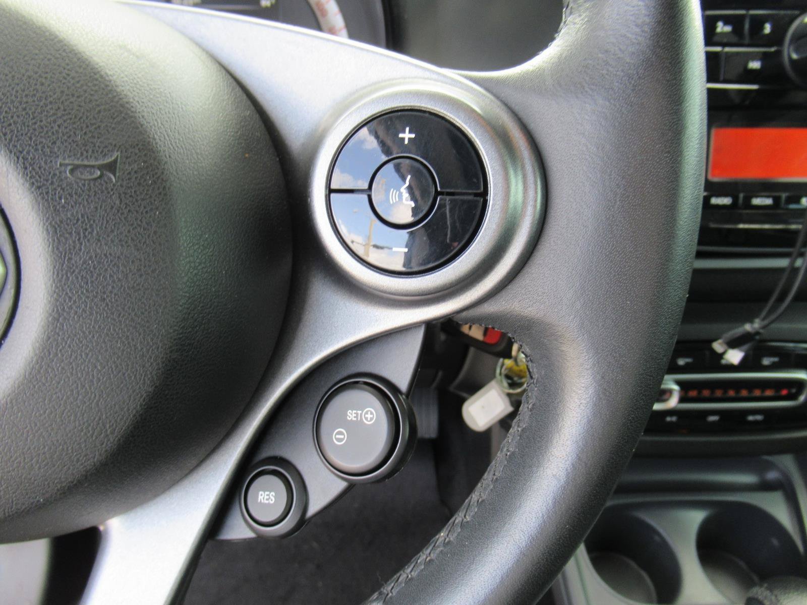 Used 2016 smart fortwo Prime RWD image 21