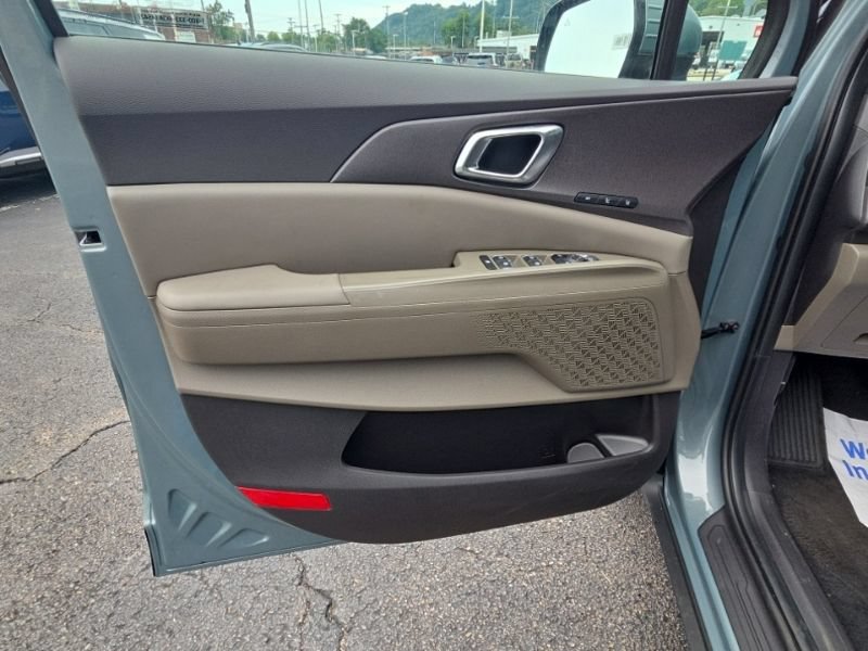 New 2027 Kia Carnival EX FWD image 26