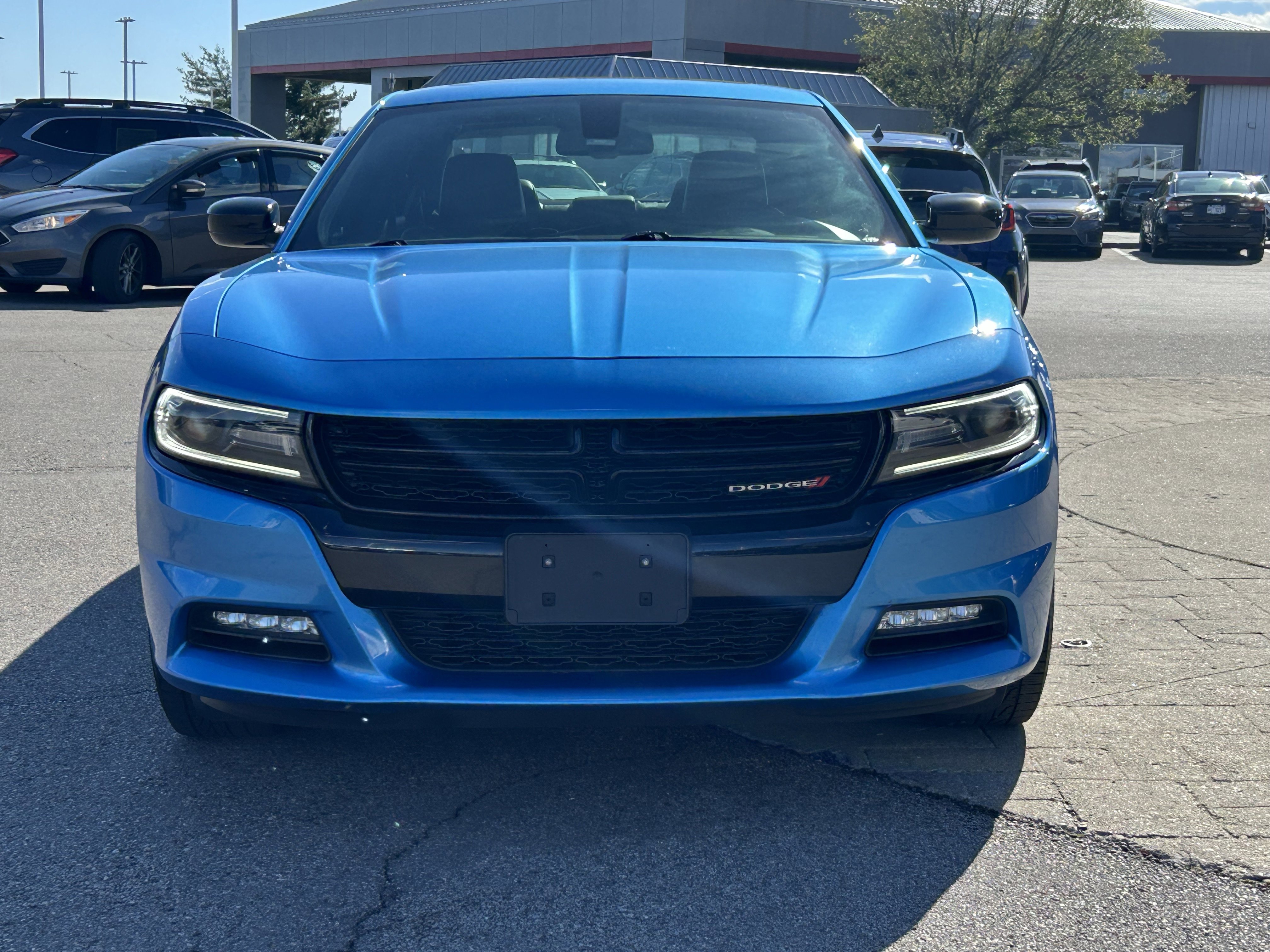 Used 2019 Dodge Charger SXT w/ Plus Group image 2