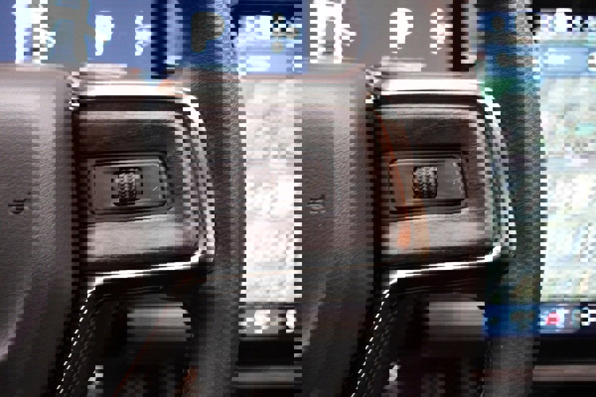 Used 2023 Rivian R1T Adventure image 42