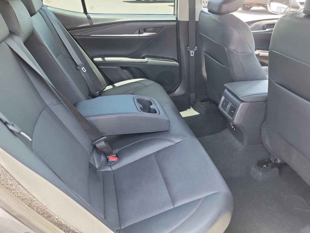 Used 2026 Toyota Camry XLE AWD/4WD image 21