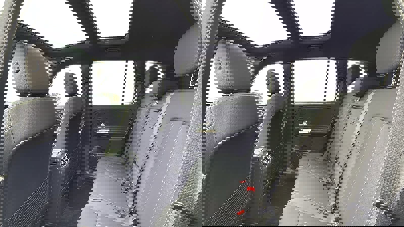 Used 2025 Mercedes-Benz GLB 250 4MATIC image 5