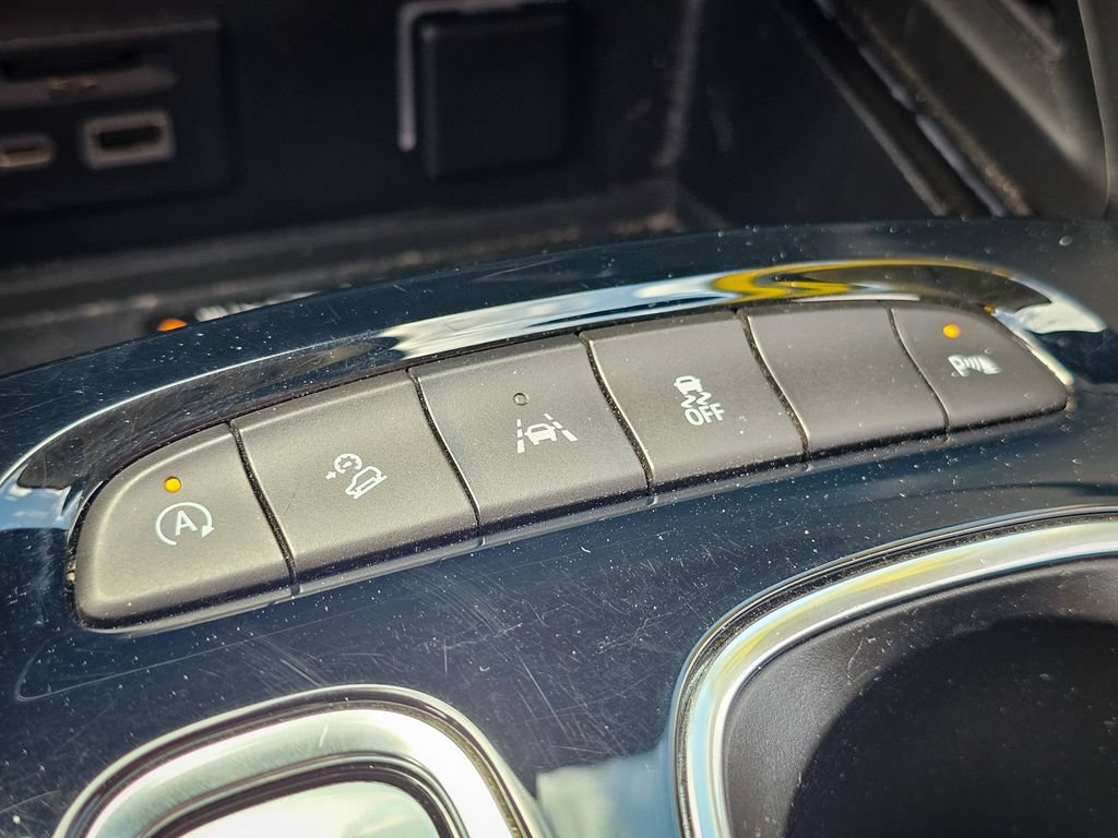 Used 2021 Buick Envision Avenir AWD/4WD image 31