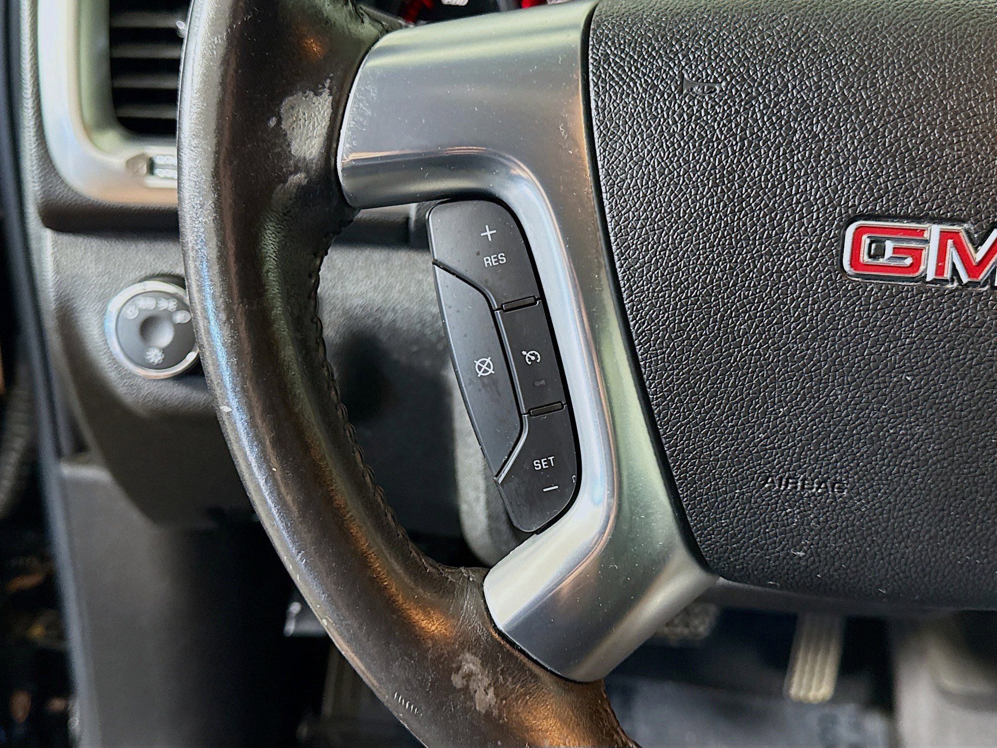 Used 2016 GMC Acadia SLE image 14