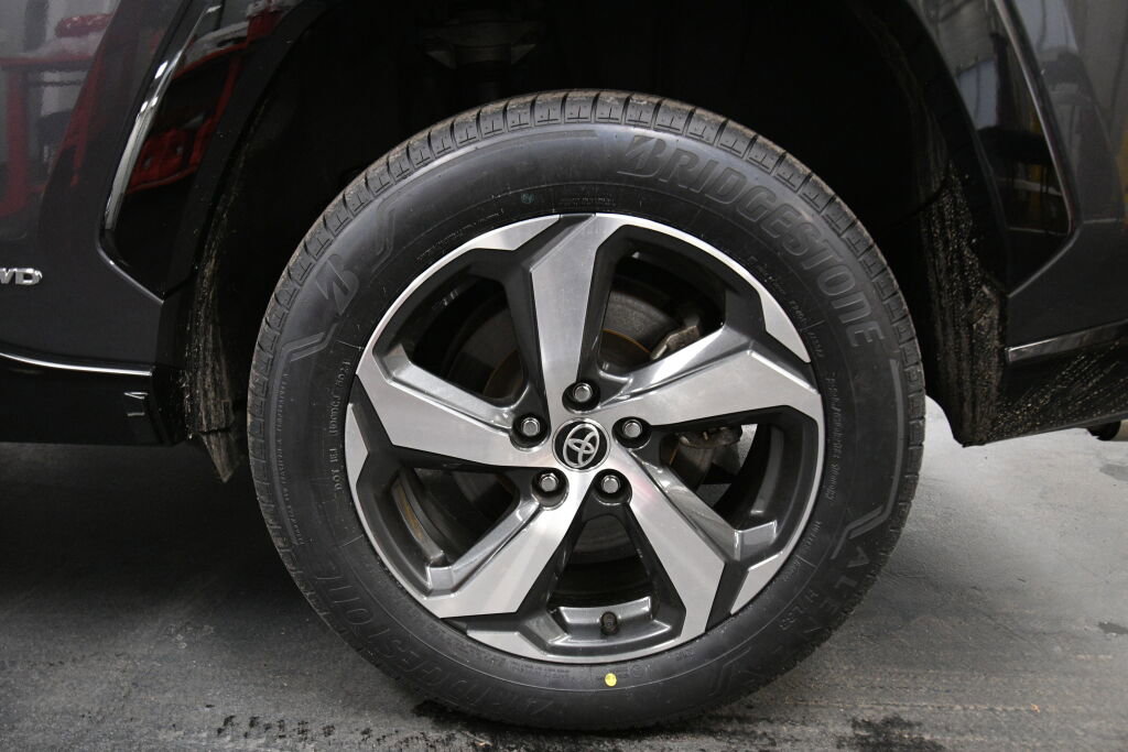 Certified 2023 Toyota RAV4 SE image 33