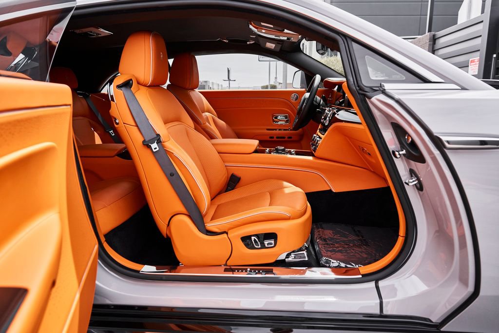 Used 2025 Rolls-Royce Spectre w/ Spectre Launch Package image 22