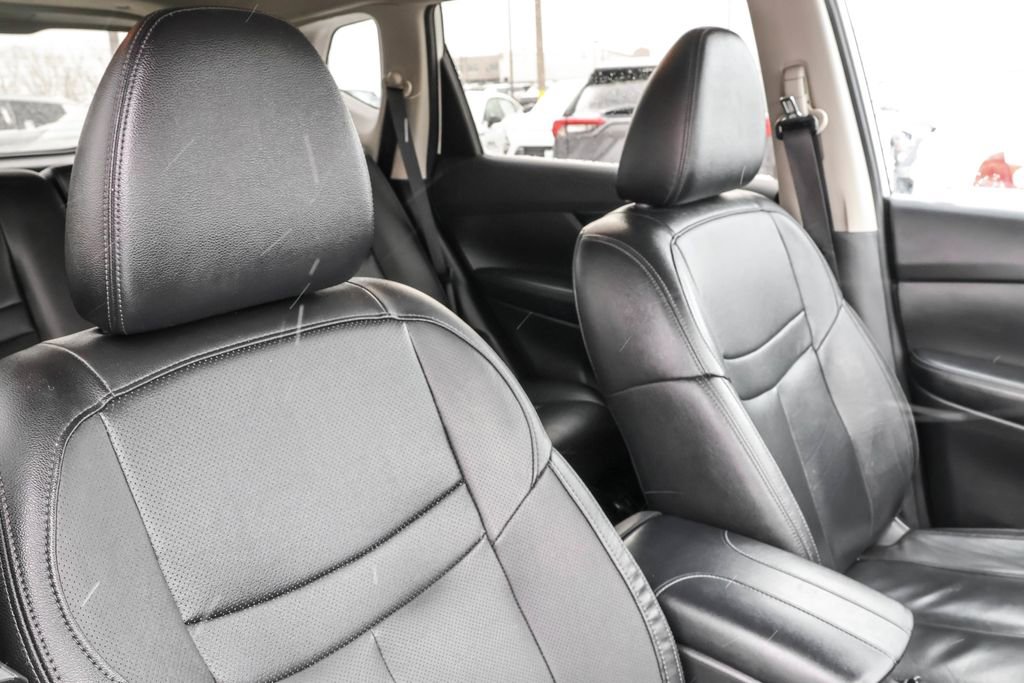 Used 2020 Nissan Rogue SL w/ Premium Package image 40