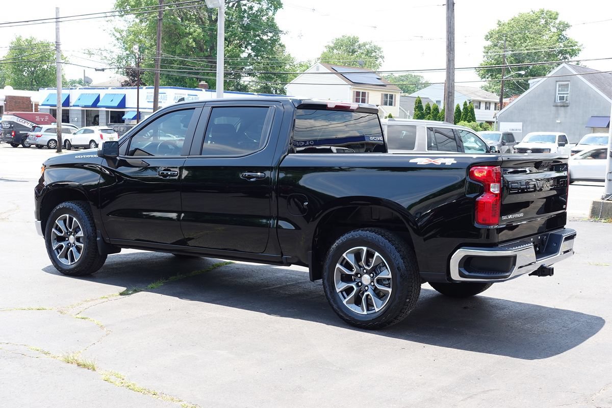Used 2024 Chevrolet Silverado 1500 LT AWD/4WD image 2