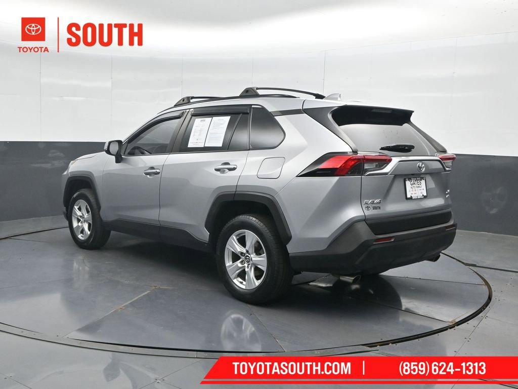 Used 2019 Toyota RAV4 XLE w/ Carpet Mat Package AWD/4WD image 8