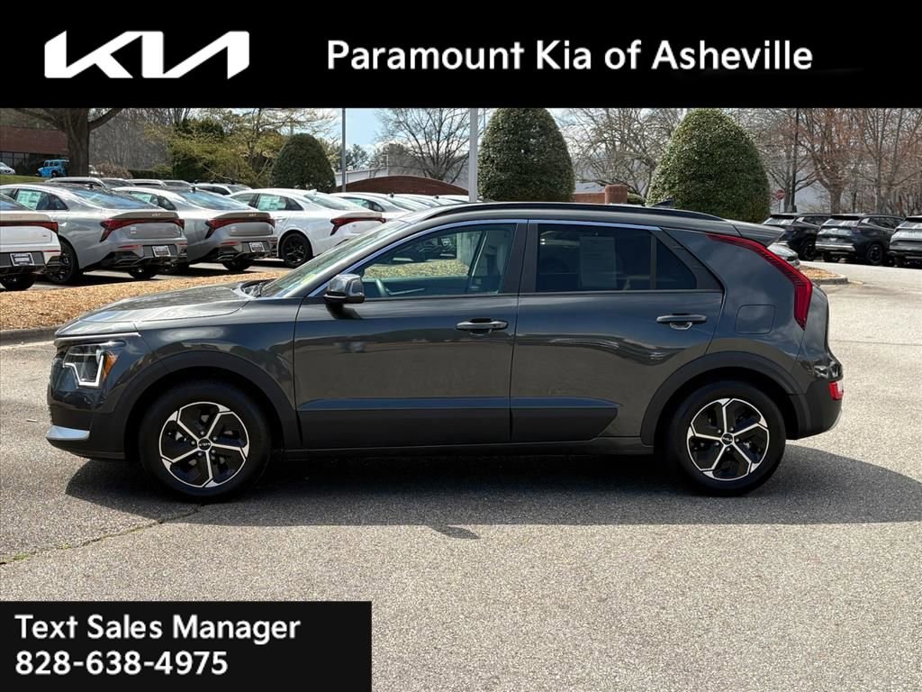 Certified 2025 Kia Niro EX image 3
