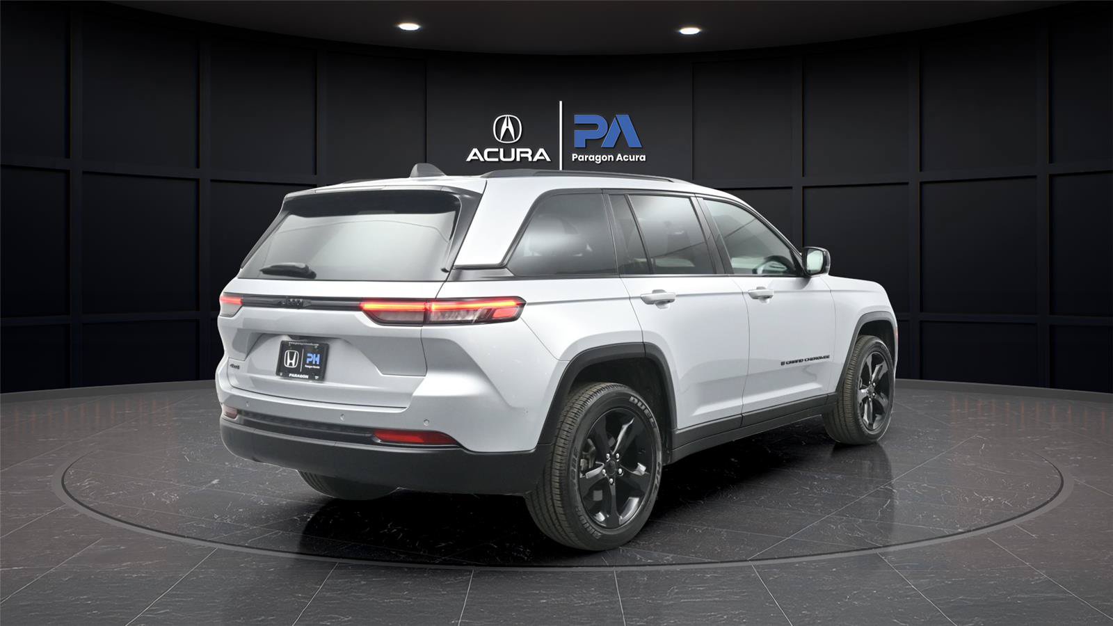 Used 2025 Jeep Grand Cherokee Altitude AWD/4WD image 26