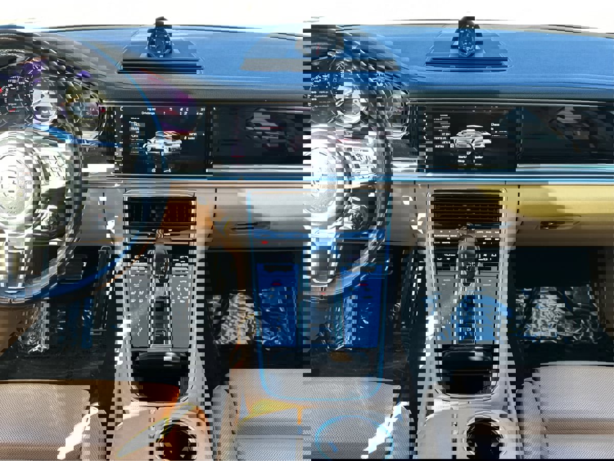 Used 2019 Porsche Panamera 4S image 19