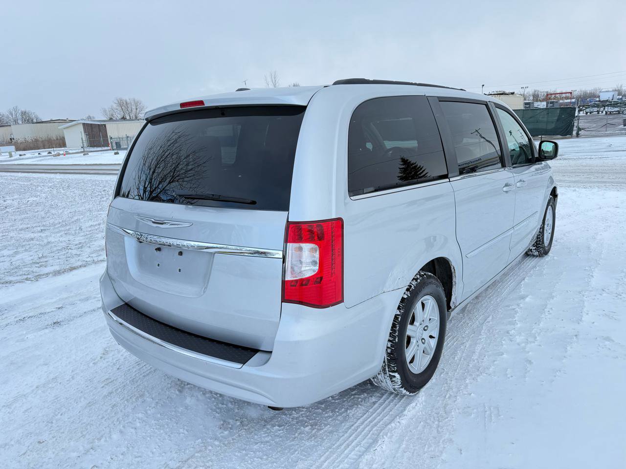 Used 2012 Chrysler Town & Country Touring image 3