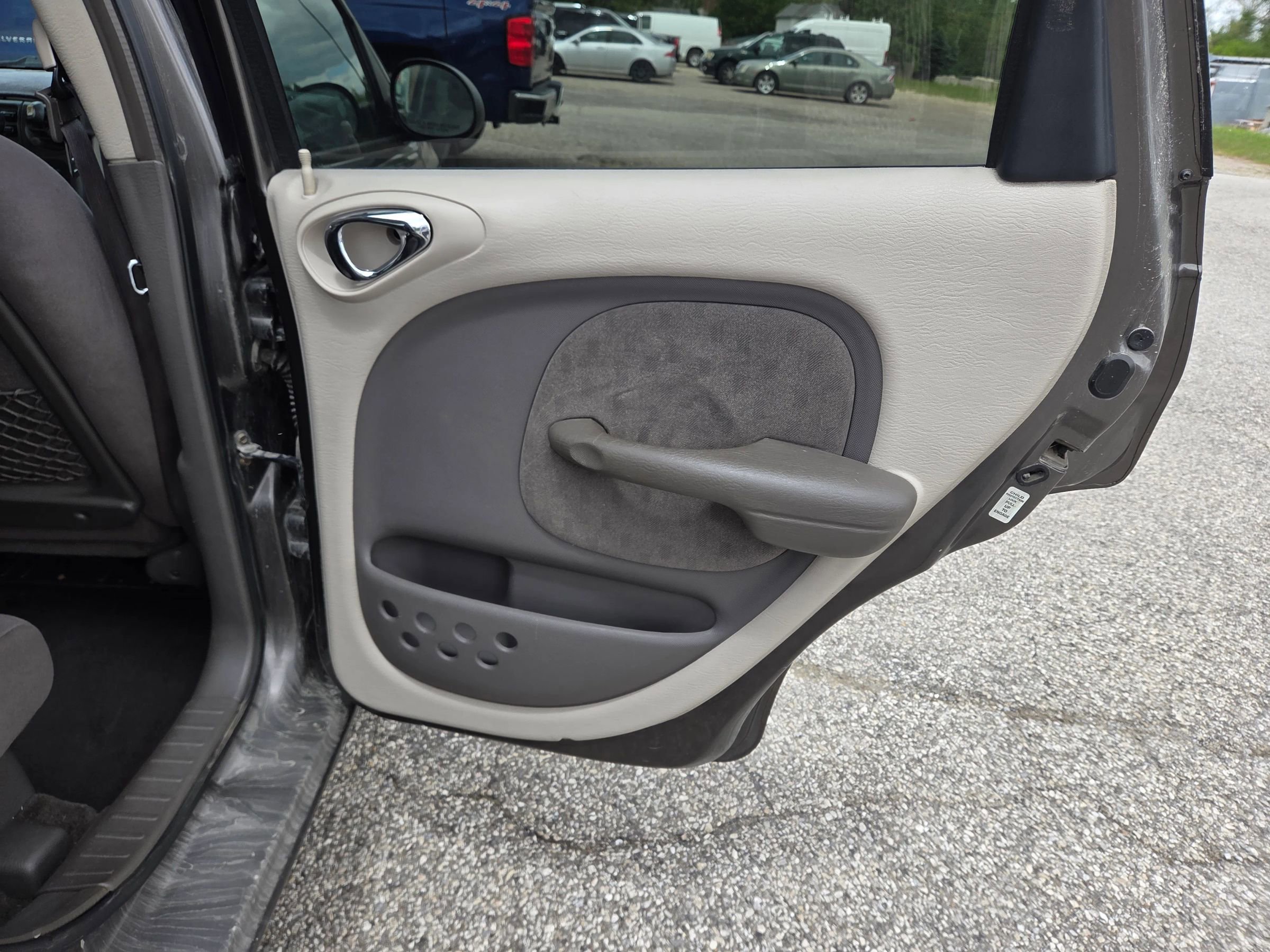 Used 2002 Chrysler PT Cruiser FWD image 19