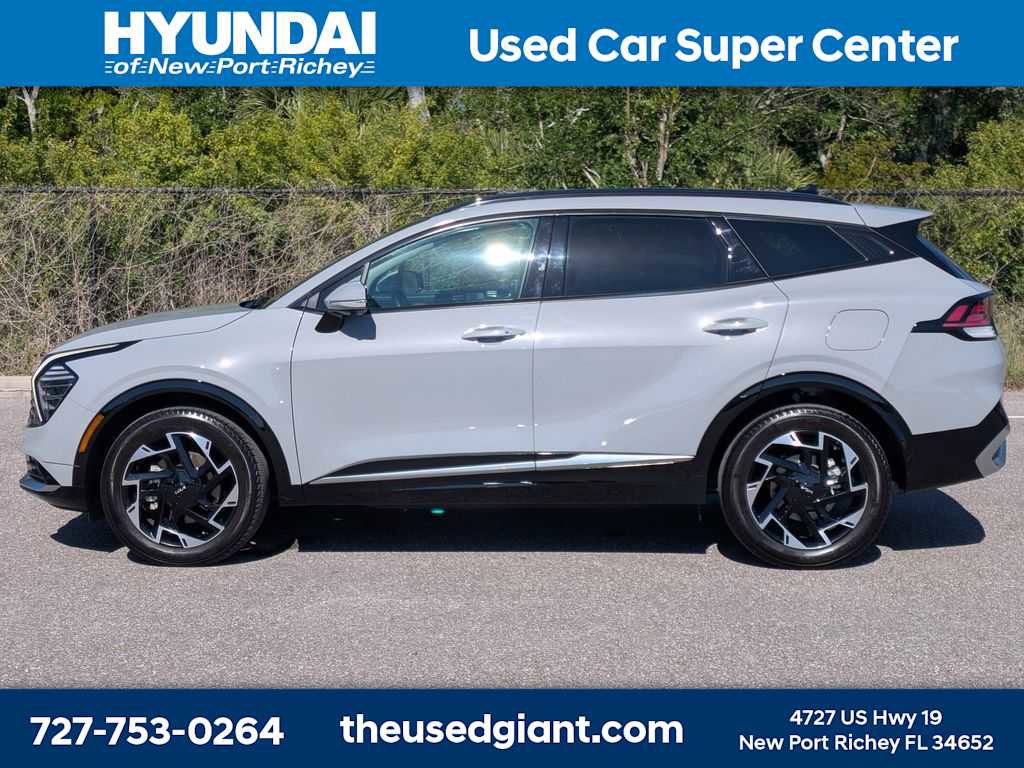 Used 2023 Kia Sportage SX image 2