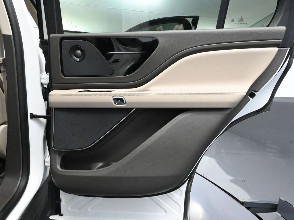 Used 2023 Lincoln Aviator Reserve image 49