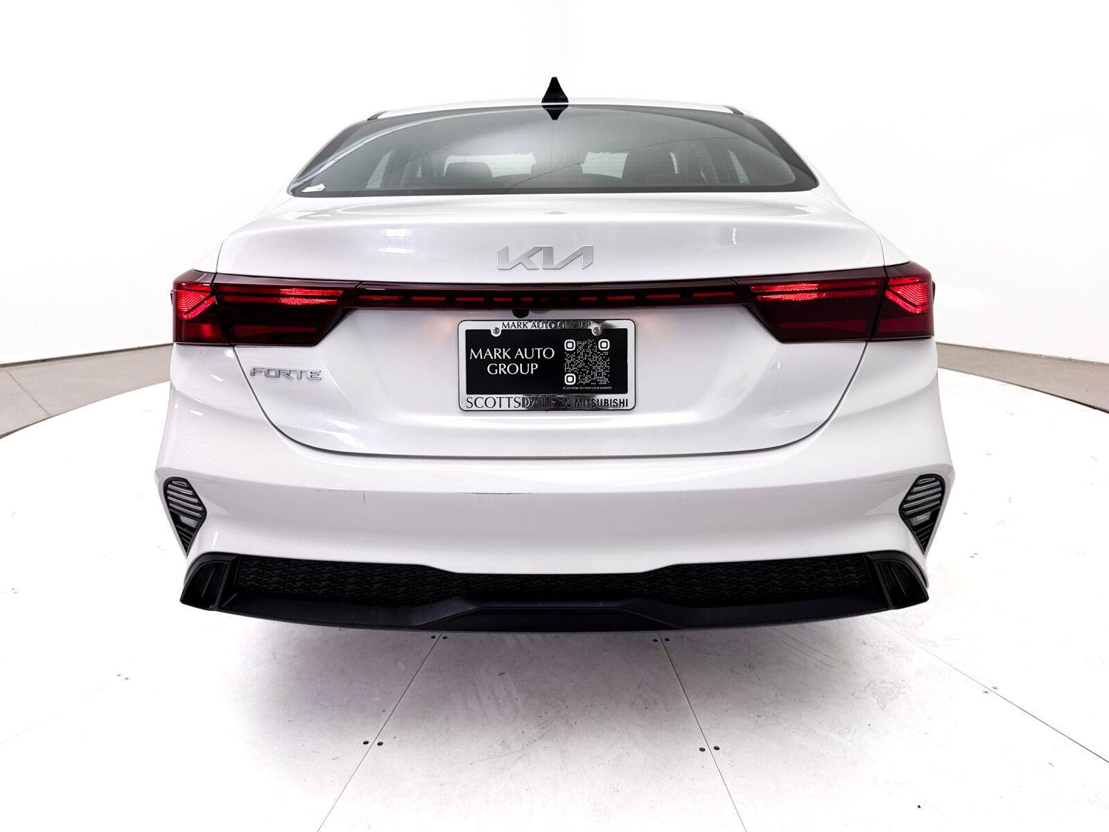 Used 2022 Kia Forte LXS w/ LXS Technology Package FWD image 16