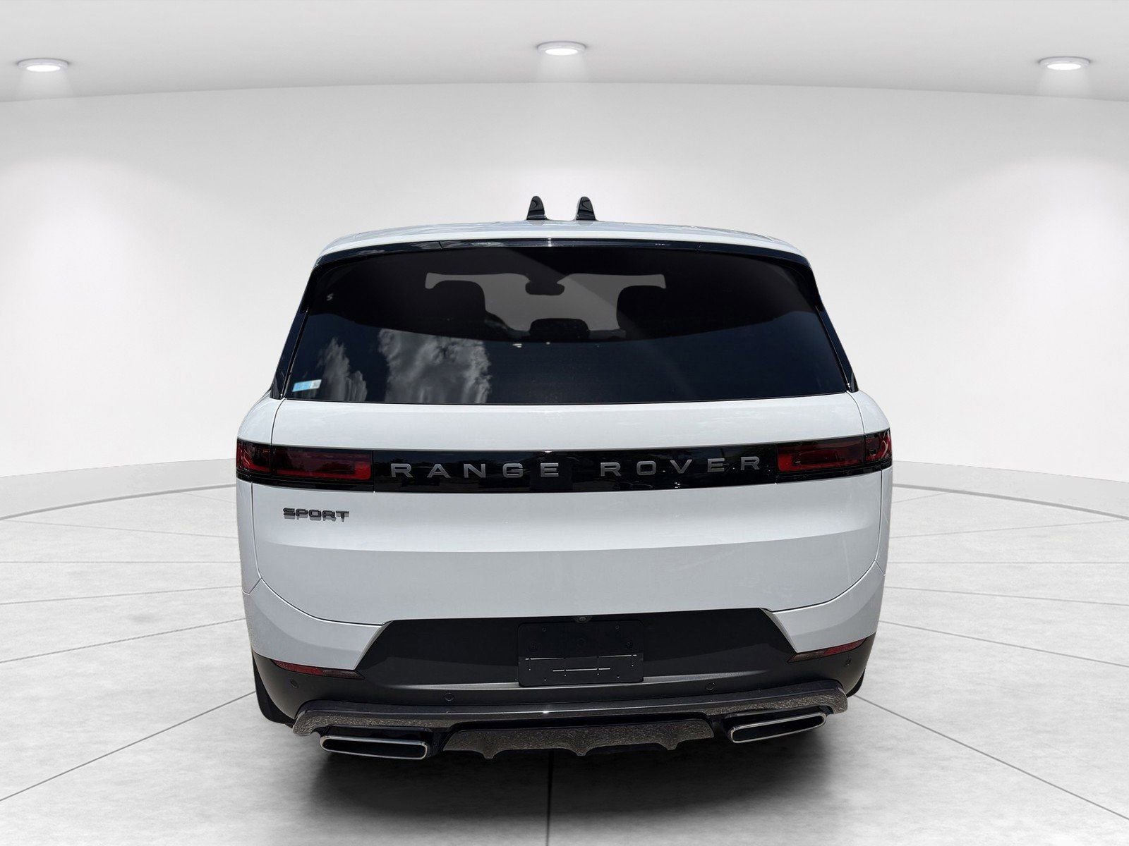 Used 2025 Land Rover Range Rover Sport AWD/4WD image 5
