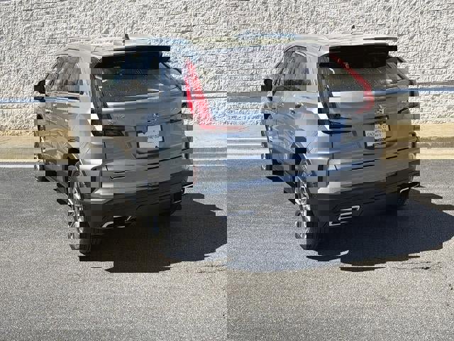 Used 2025 Cadillac XT4 Premium Luxury FWD image 7