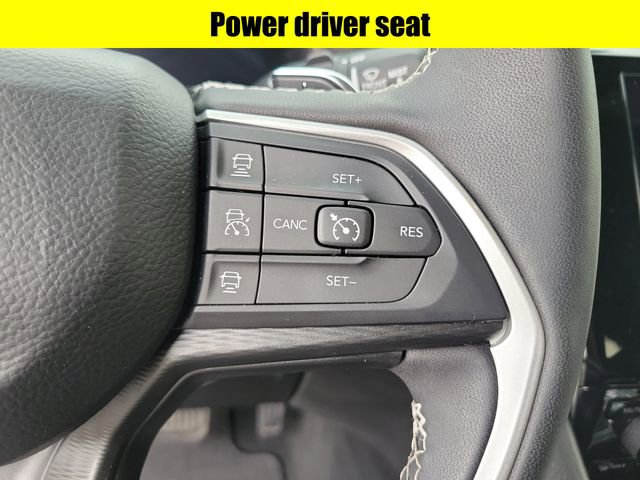 Used 2023 Jeep Grand Cherokee Altitude image 12