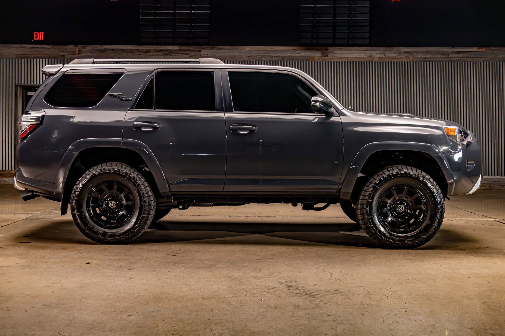 Used 2024 Toyota 4Runner TRD Off-Road Premium w/ Off Road Premium Plus Package AWD/4WD image 10