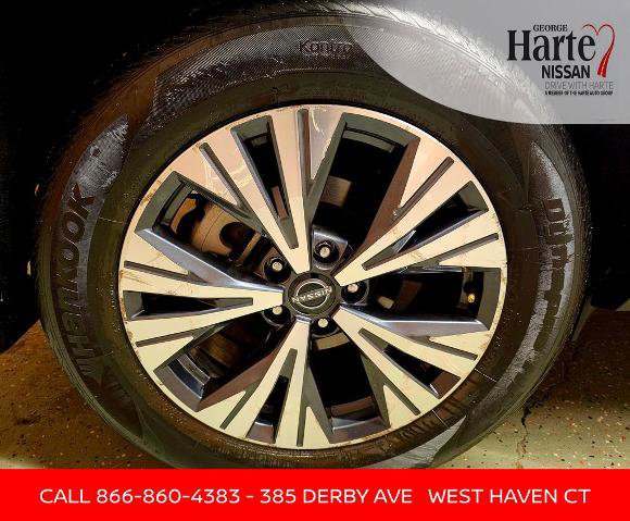 Certified 2022 Nissan Rogue SV w/ SV Premium Package image 17