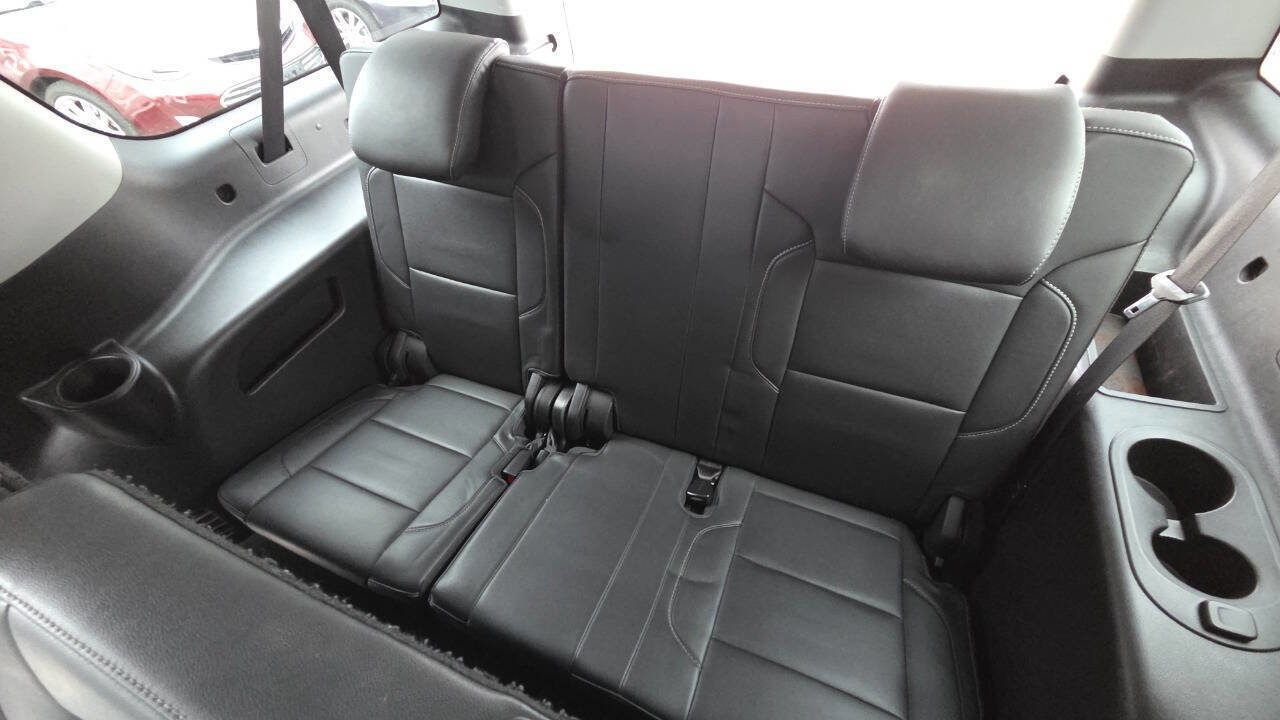 Used 2019 Chevrolet Suburban LT AWD/4WD image 34
