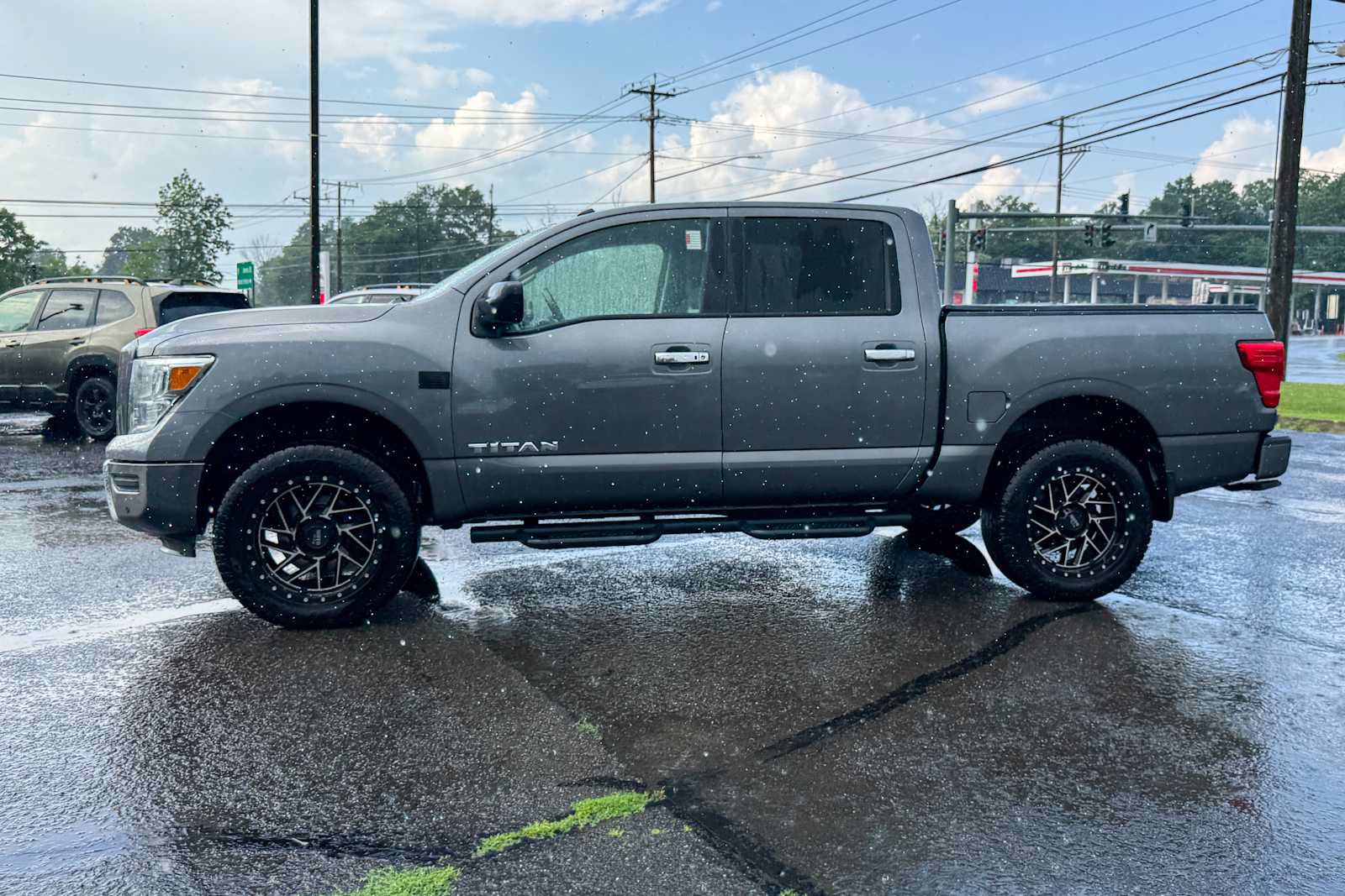 Used 2021 Nissan Titan SV w/ SV Convenience Package AWD/4WD image 6