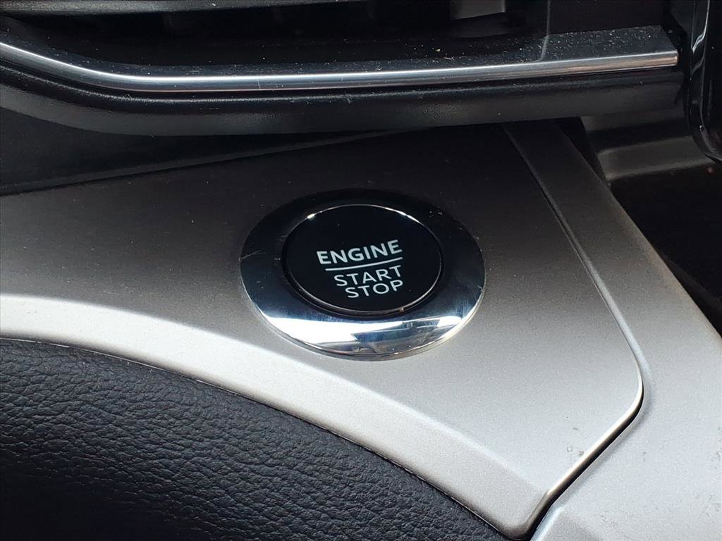 Used 2022 Ford Explorer XLT w/ Equipment Group 202A image 24