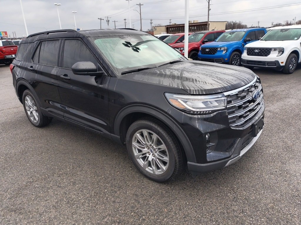 New 2026 Ford Explorer Active w/ Active Comfort Package image 7