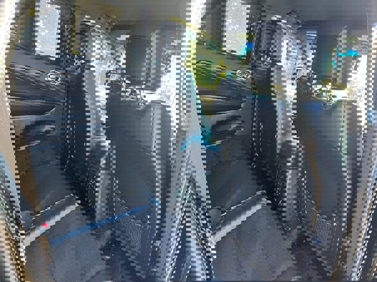 Used 2018 Jeep Grand Cherokee Altitude image 32